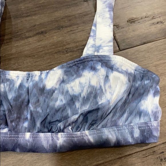 5 for $25 Athleta underwire bikini swim top - Picture 2 of 7